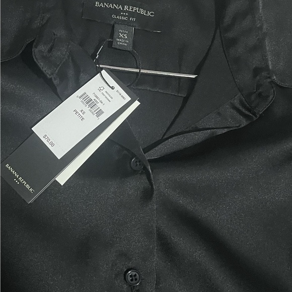 Banana Republic NWT Classic Fit Long Sleeve Satin Button Up Blouse - Picture 5 of 6